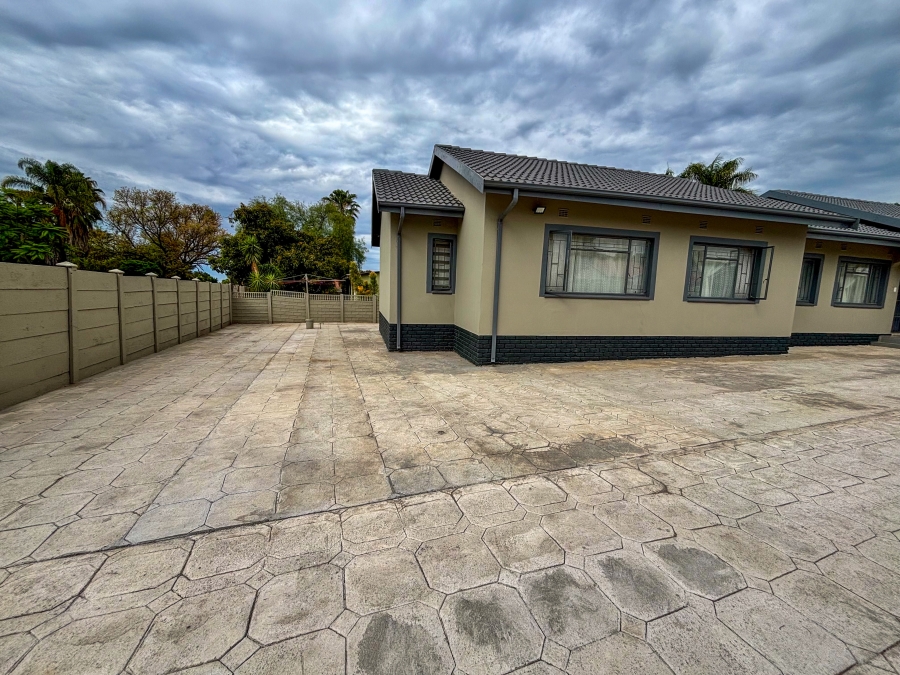 4 Bedroom Property for Sale in Bodorp North West